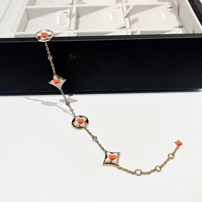 レディースブレスレット 幸せの花模様チェーンブレスレット