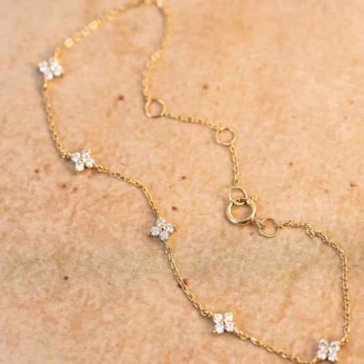 レディースブレスレット 煌めく小花のチェーンブレスレット