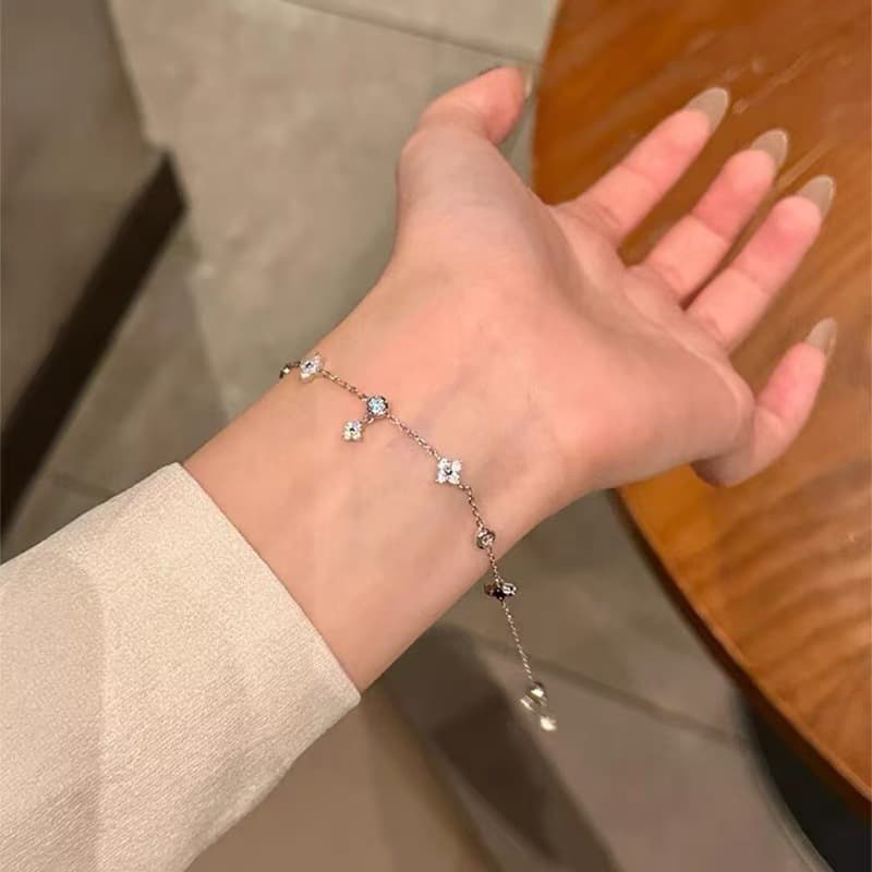 レディースブレスレット きらめく小花のチェーンブレスレット