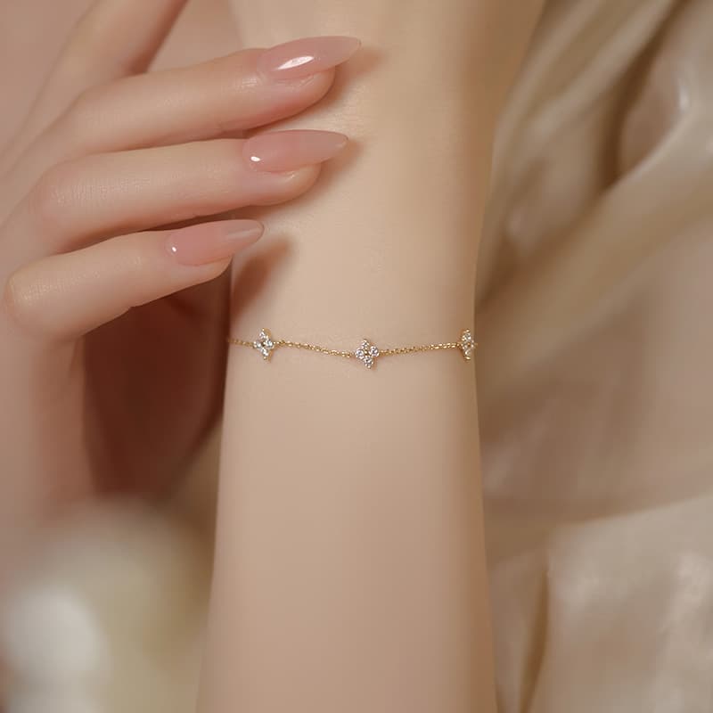 レディースブレスレット 星の輝き 繊細チェーンブレスレット