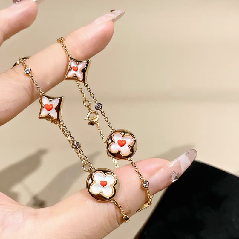 レディースブレスレット 幸せの花模様チェーンブレスレット