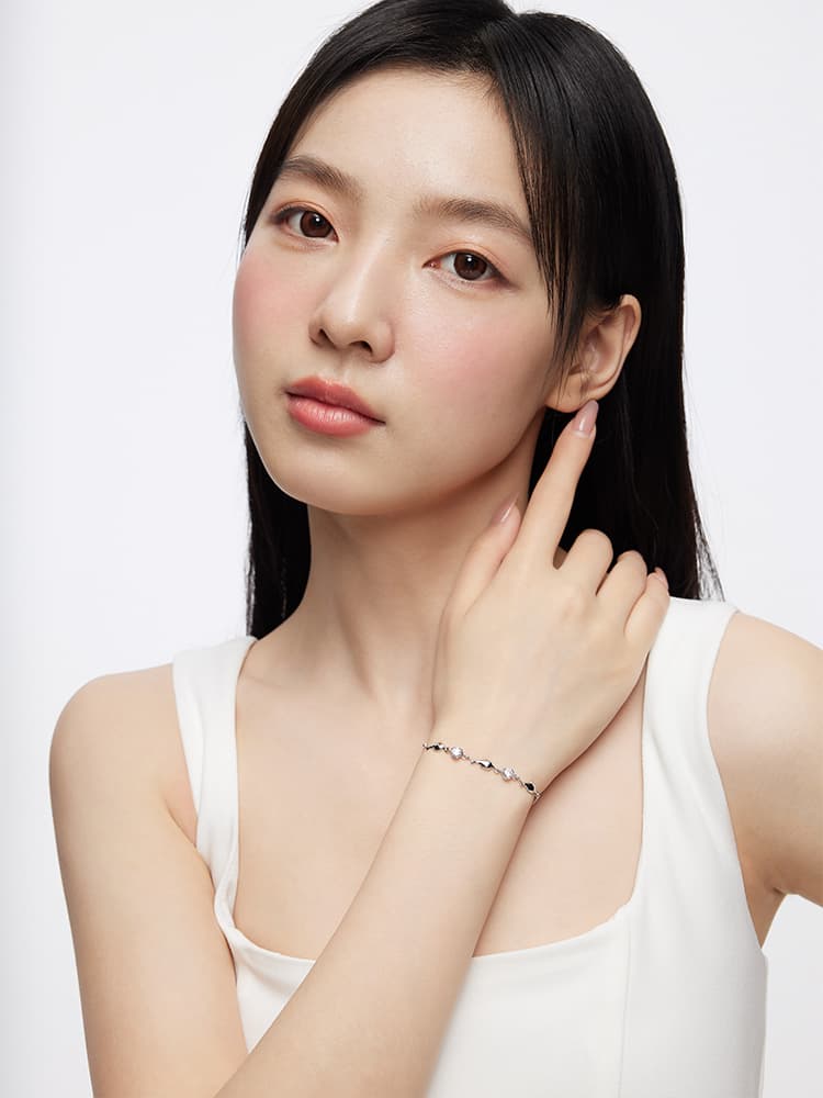 レディースブレスレット 繊細な煌めき 小粒石連チェーン