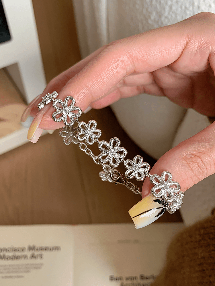 レディースブレスレット 小花連なり華奏ブレスレット