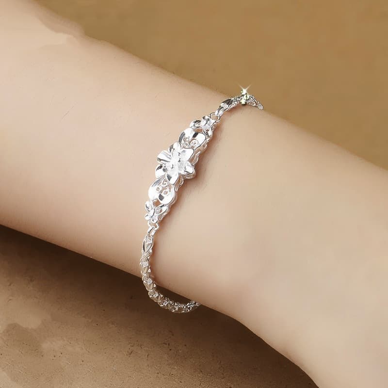 レディースブレスレット 花模様の輝き 細身チェーンブレスレット