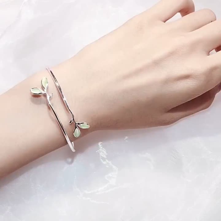 レディースブレスレット 小枝と葉のオープンバングル