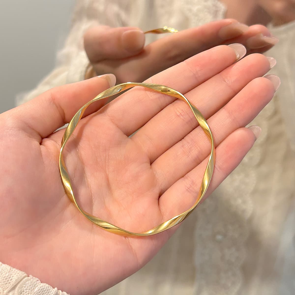 レディースブレスレット ねじれ波紋バングル