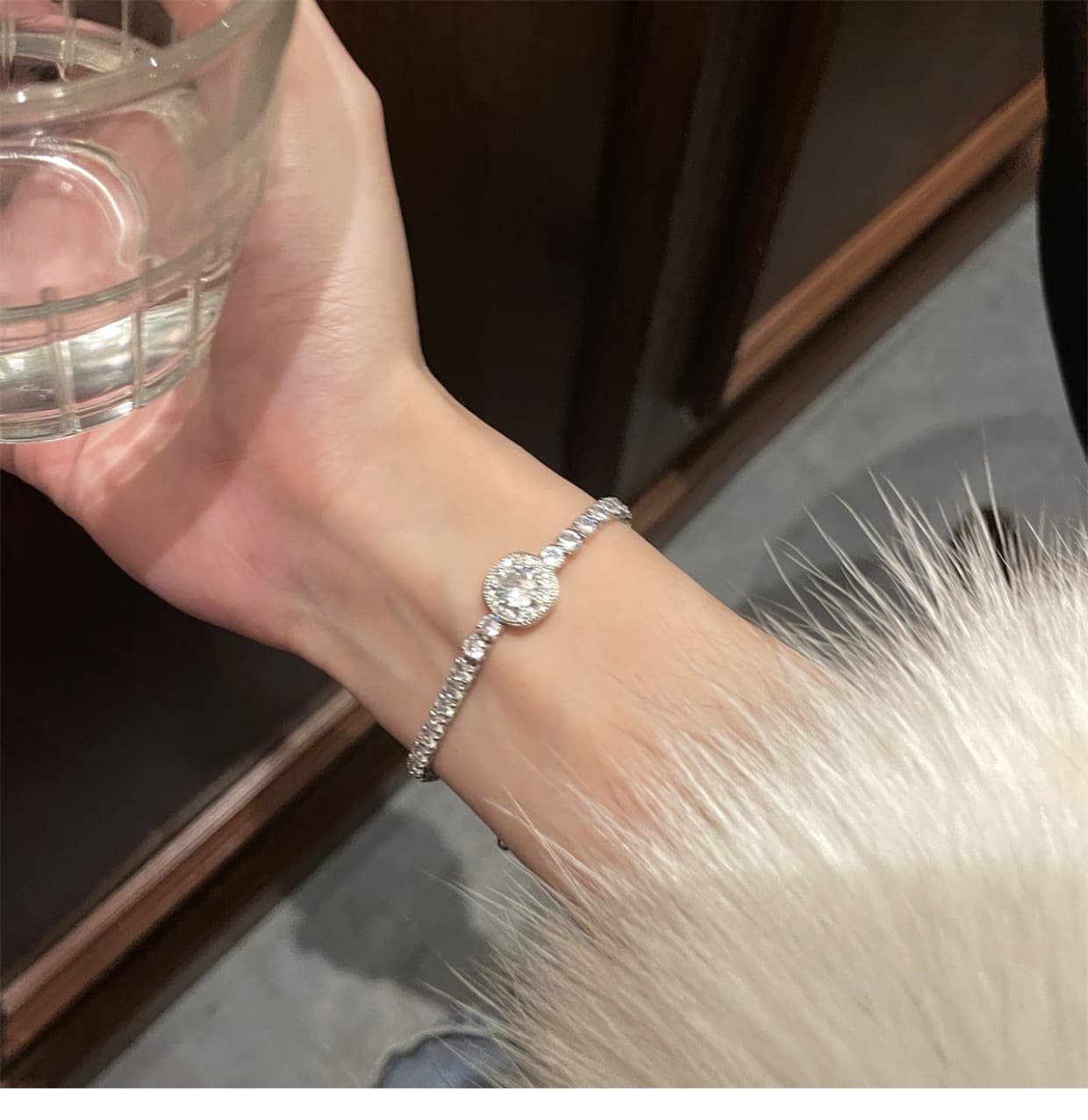 レディースブレスレット 輝き花円装飾ブレスレット