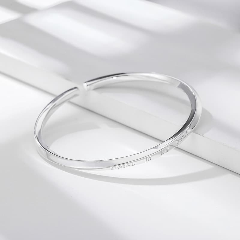 レディースブレスレット 心のメッセージバングル