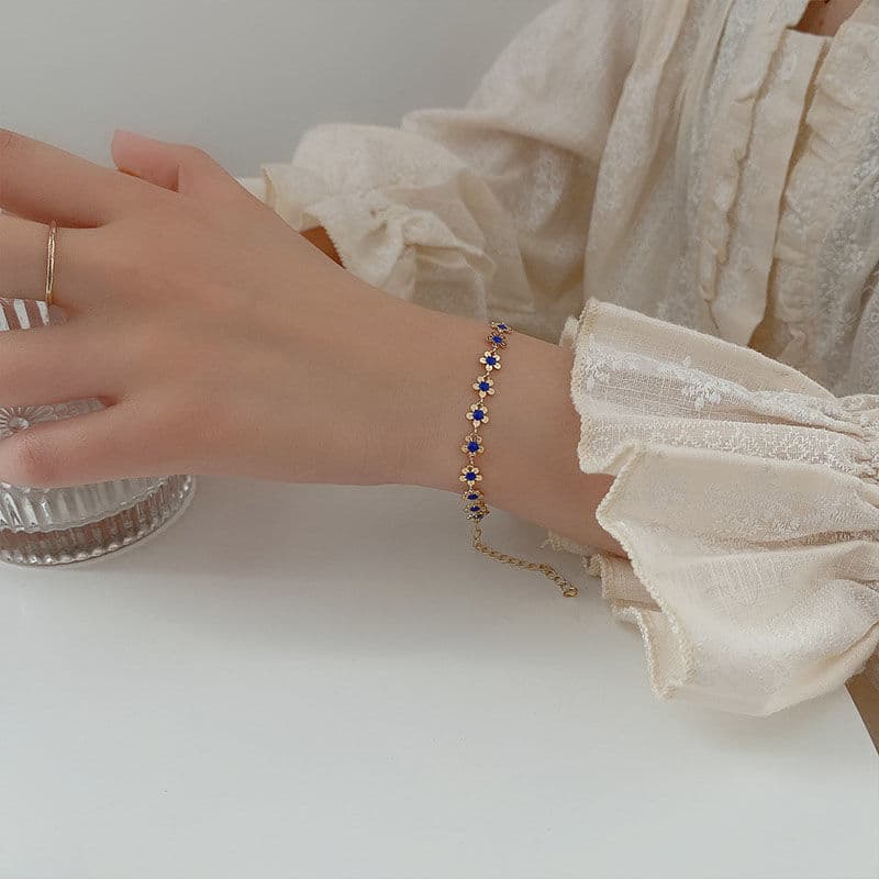 レディースブレスレット 小花連なる繊細ブレスレット